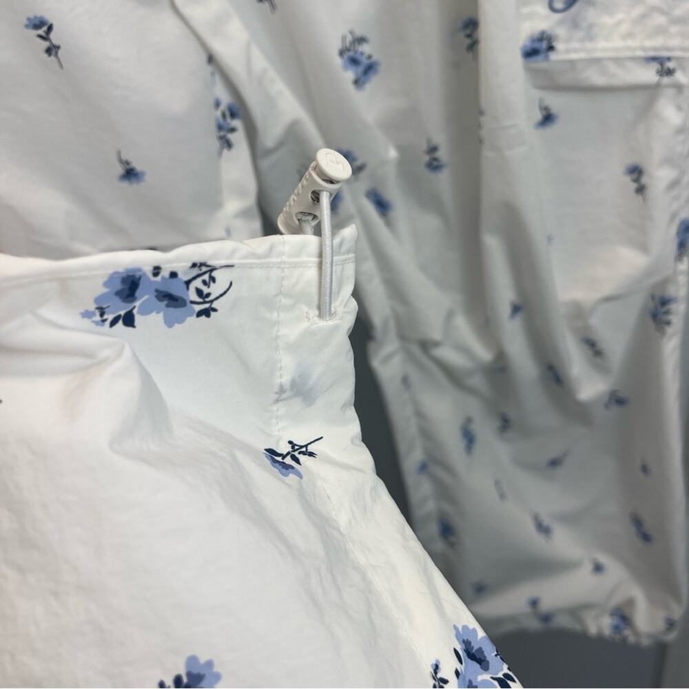 Victoria’s Secret Pink Optic White Floral Cargo Pants - Picture 10 of 13